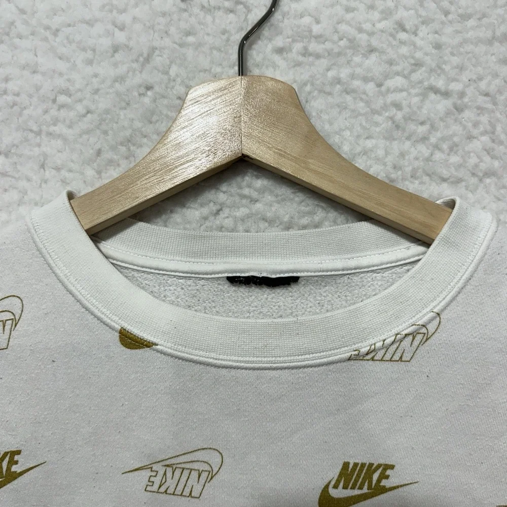 Nike pullover sweatshirt